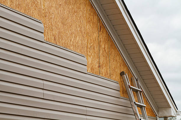 Professional Siding Repair technician working in Norwood, NJ